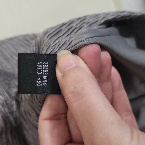 Adrianna Papell Grey Pleated Shift Dress with Rosette SZ 10 - Picture 9 of 9